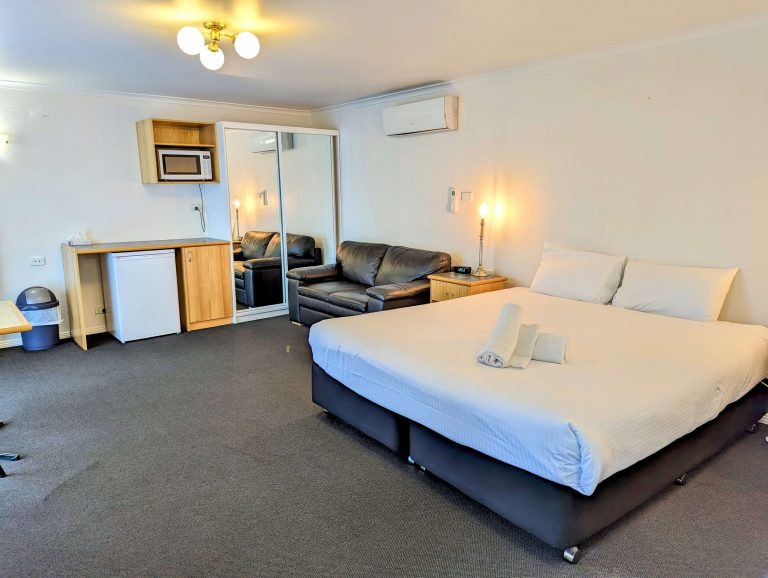 Deluxe Spa Room.